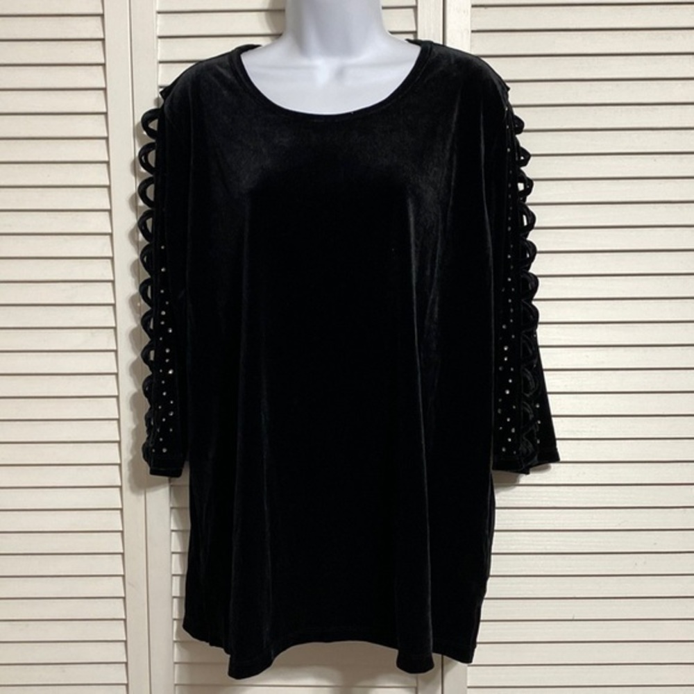 Quacker Factory womens shirt black velour with 3/4 sleeves